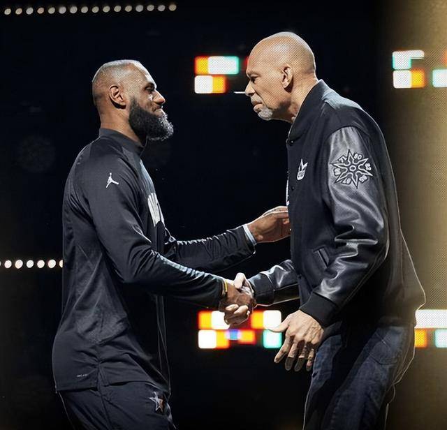 历史第一！詹姆斯超贾巴尔加冕历史进球王 无愧NBA“最长的河”