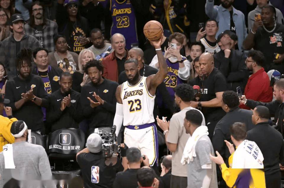 超50项NBA历史第一！詹姆斯书写传奇