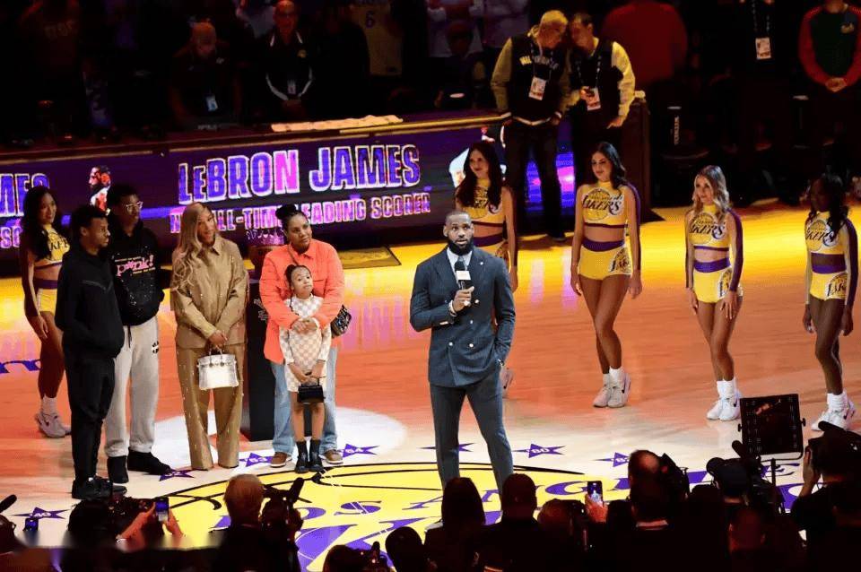 超50项NBA历史第一！詹姆斯书写传奇