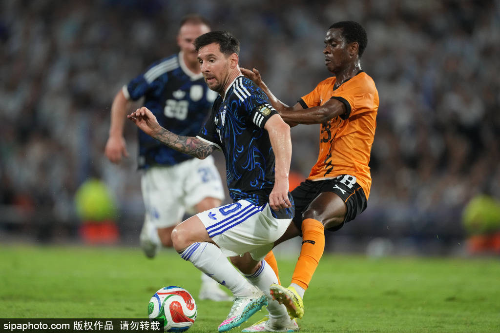 开云app -足球战术解析：如何破解现代足球的防线？