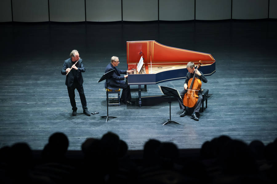 开云 -古乐巨匠平诺克八年之后完美“赴约”，申城音乐舞台再次见证传奇